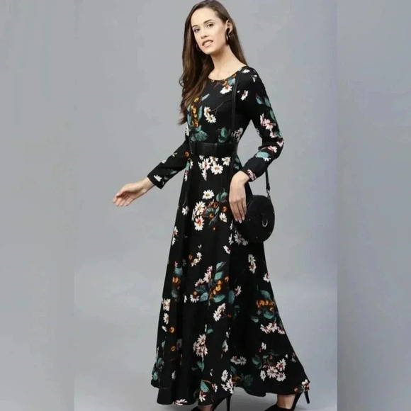 Tokyo Talkies Maxi, long sleeve, side zip, pockets, floral print on black - Picture 9 of 9